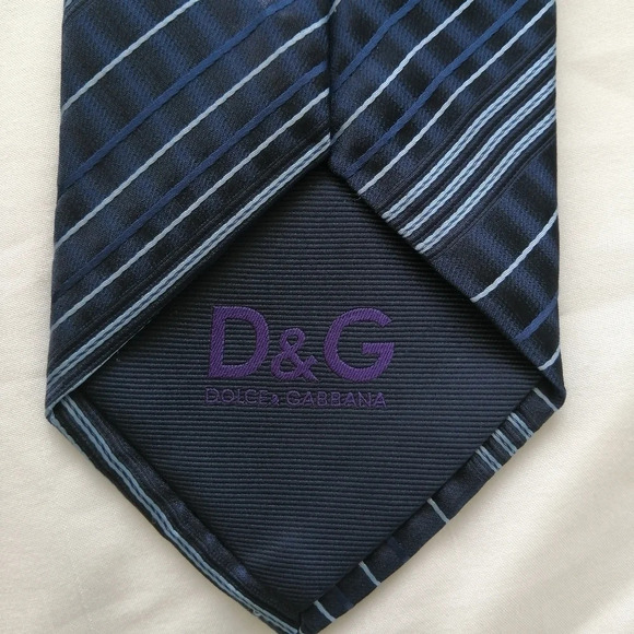 Dolce & Gabbana Silk Textured Navy and Blue Striped Tie Classic Luxury - Picture 12 of 15
